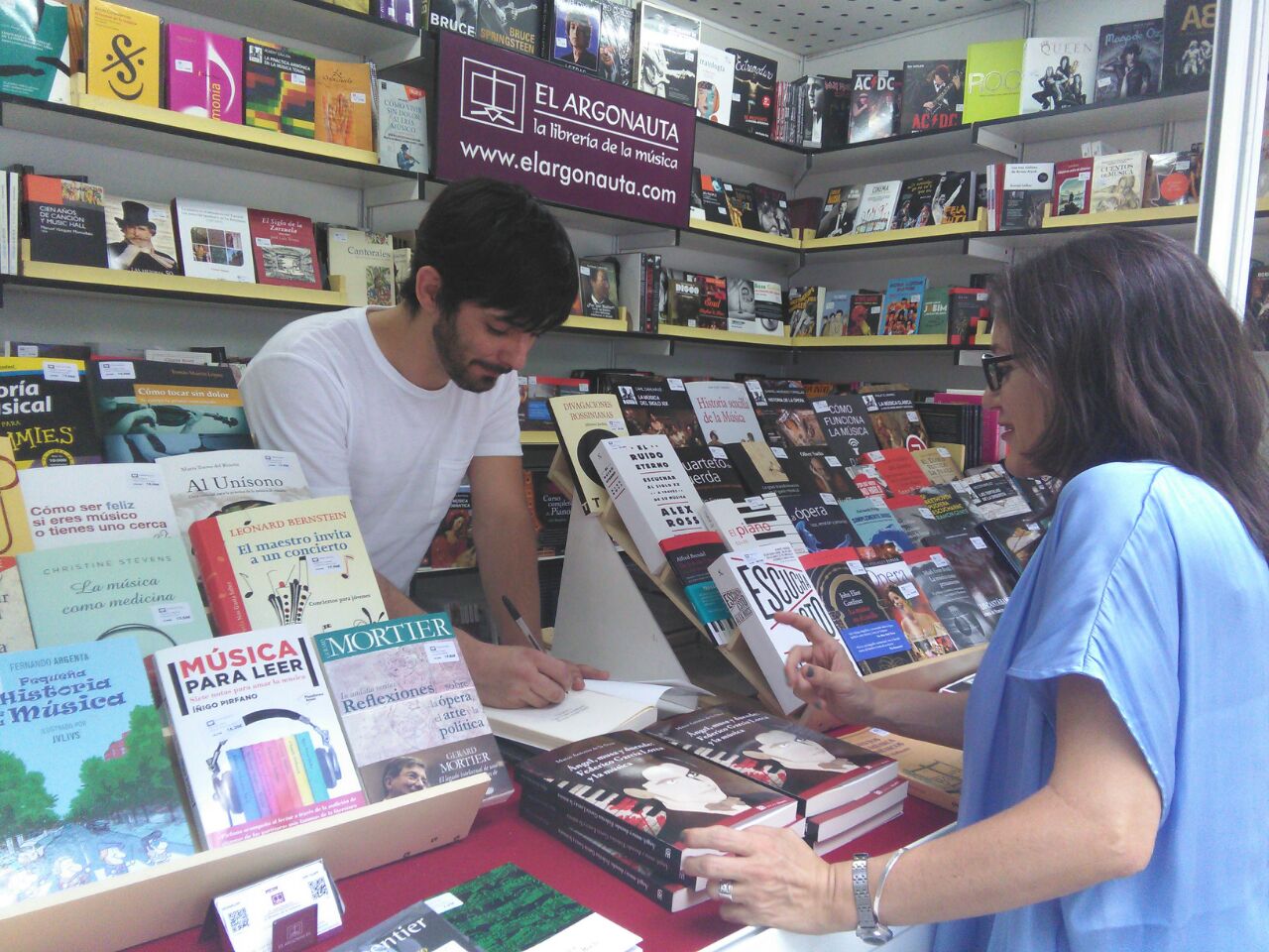 Ángel, musa y duende en la Feria del Libro de Madrid
